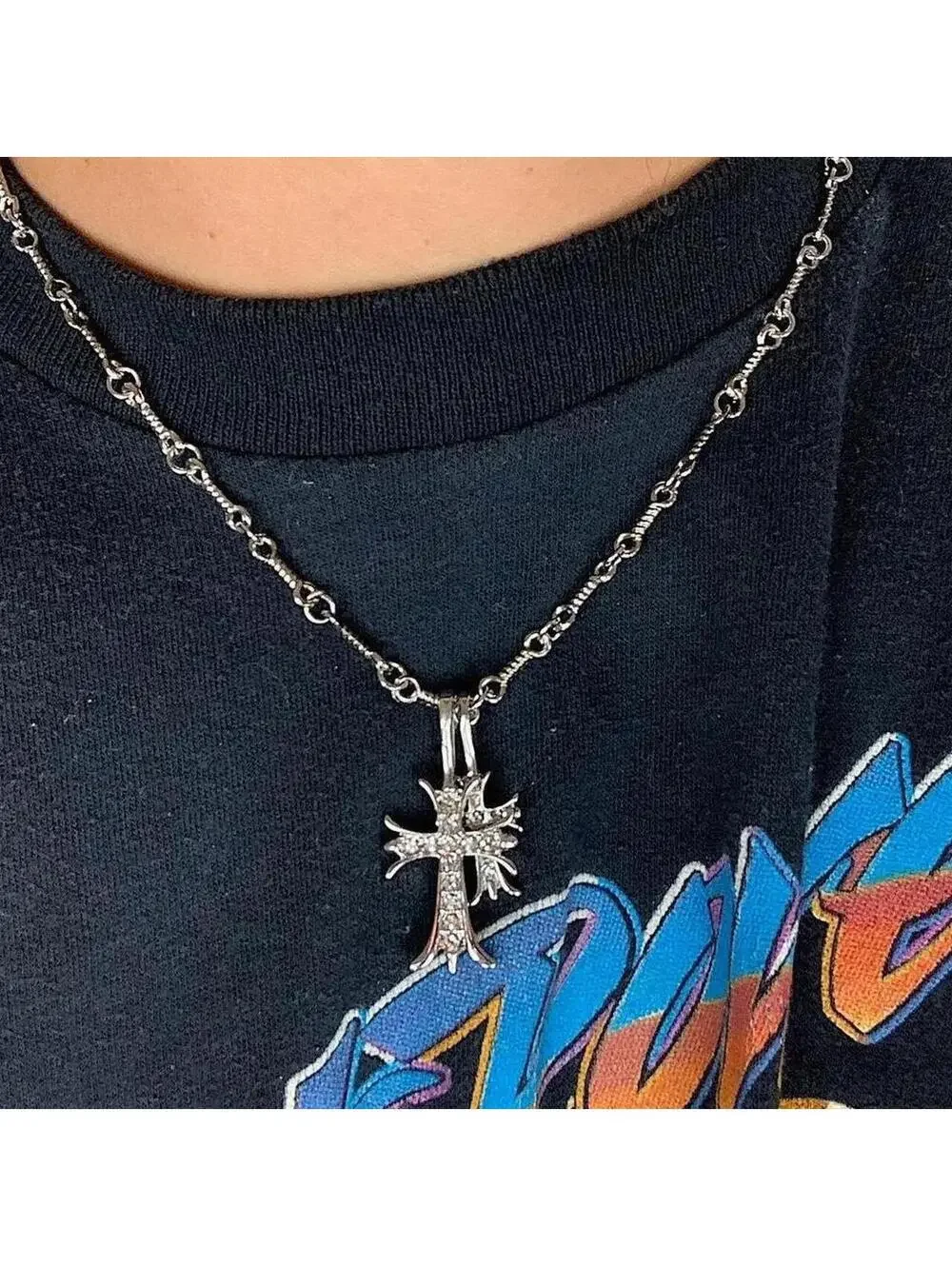 Vintage Cyber y2k style Double Cross Silver Necklace. Rhinestone Cross. 19.5